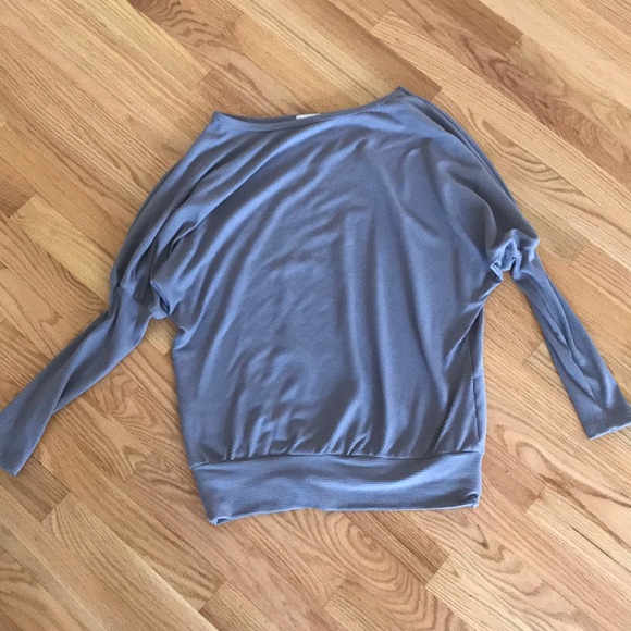 Sweaters - Gray off one shoulder top